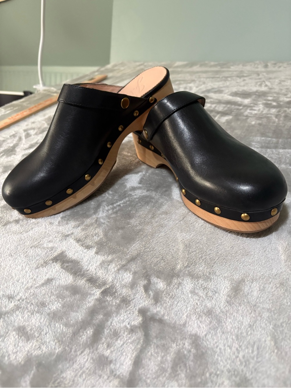 J Crew Genuine Leather Studded Convertible Clogs Size 9 Like New - Picture 2 of 5
